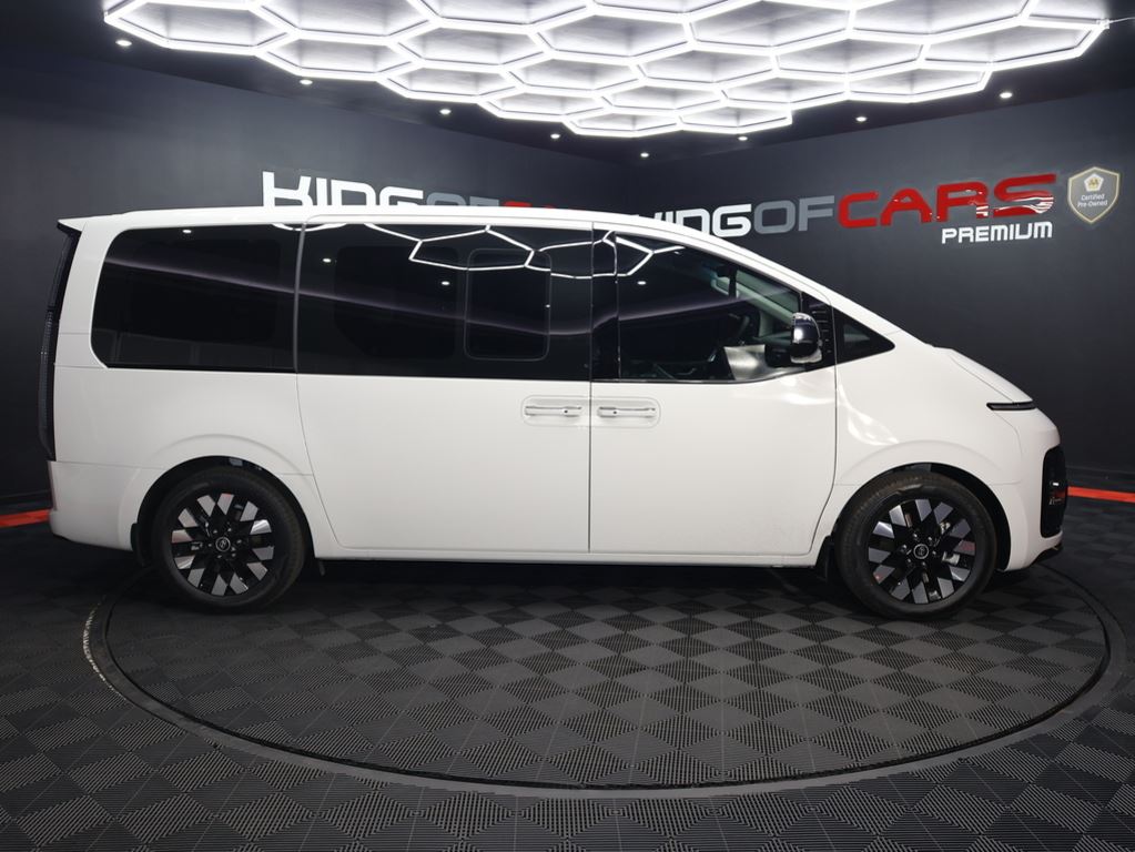 2024 Hyundai Staria 2.2D Luxury 9-seater For Sale